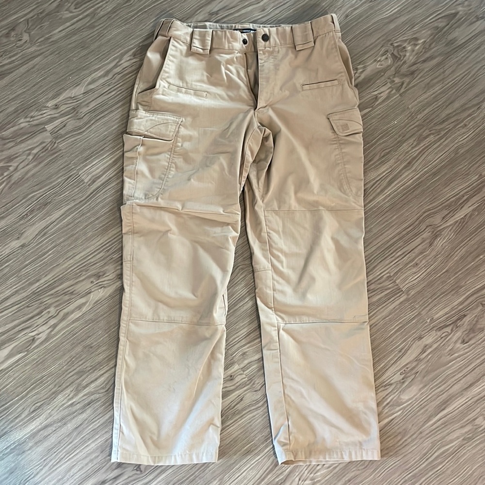 5.11 tactical series US 32/30 pants 👖